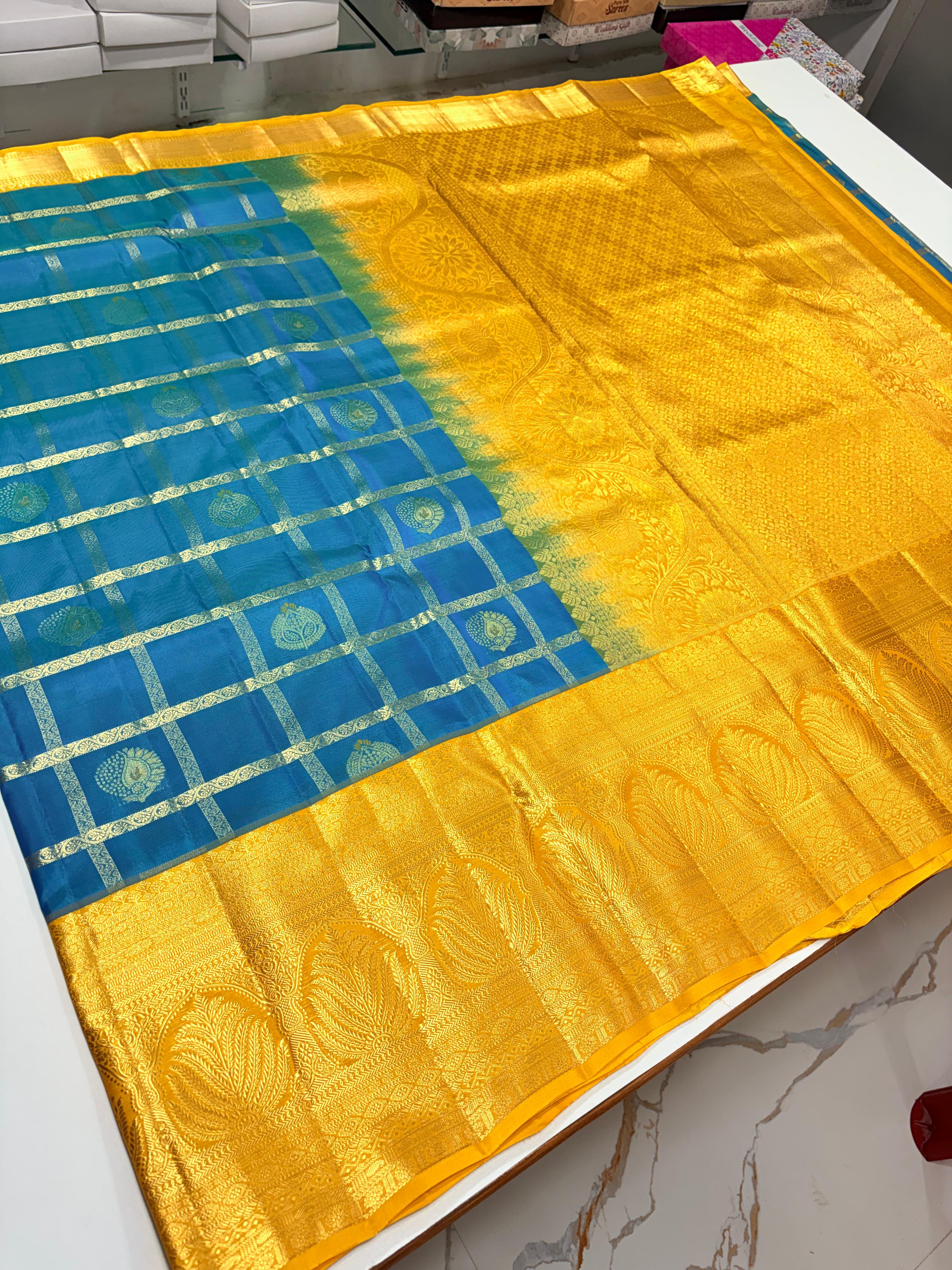 Jari Uppada pure handloom